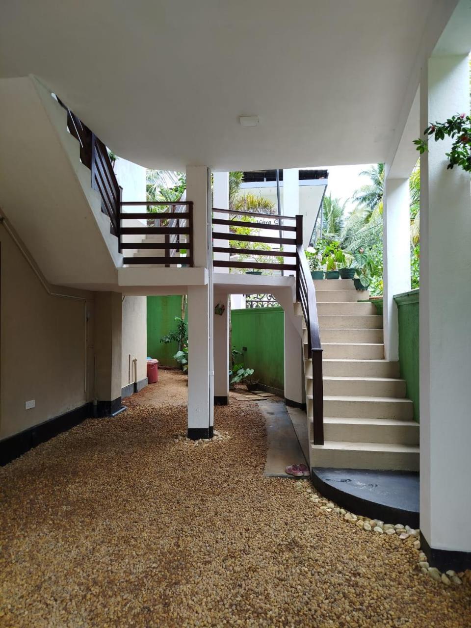 Siyon Yula - Guest House 히카두와 외부 사진